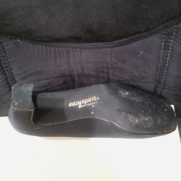 Easy Spirit Anti•Gravity ESFAWN Heels - Picture 3 of 5